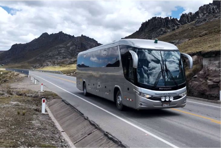 Bus en ruta - Aguero Tours